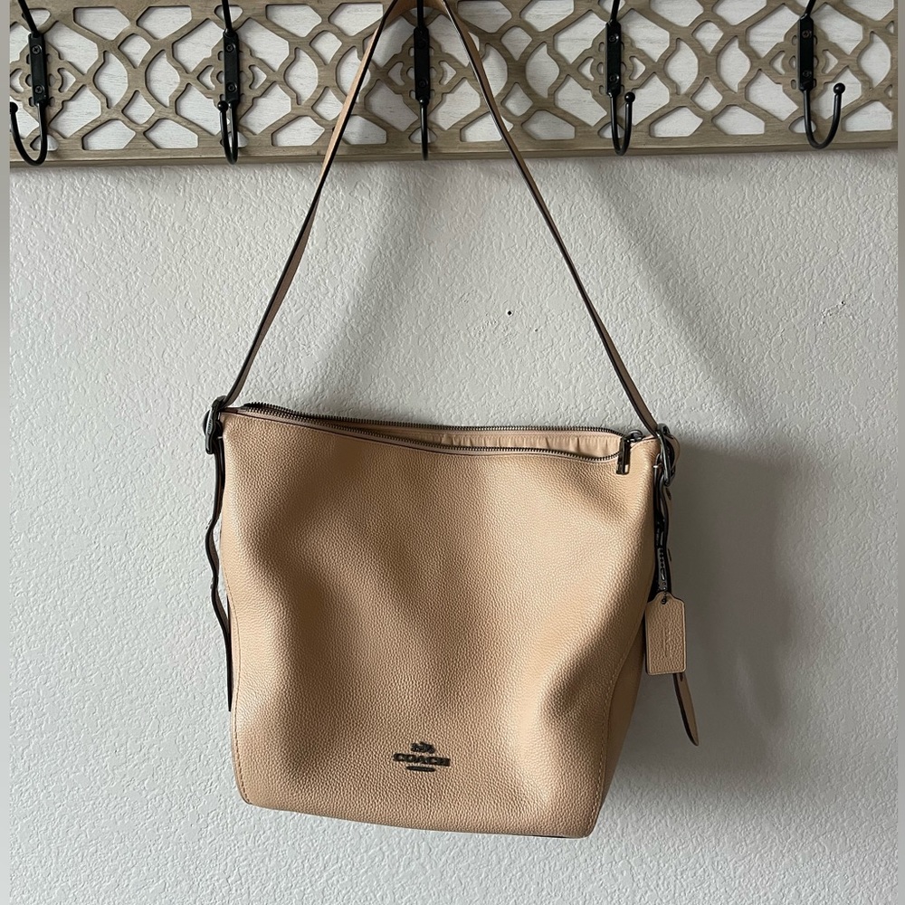 Coach tan leather shoulder bag